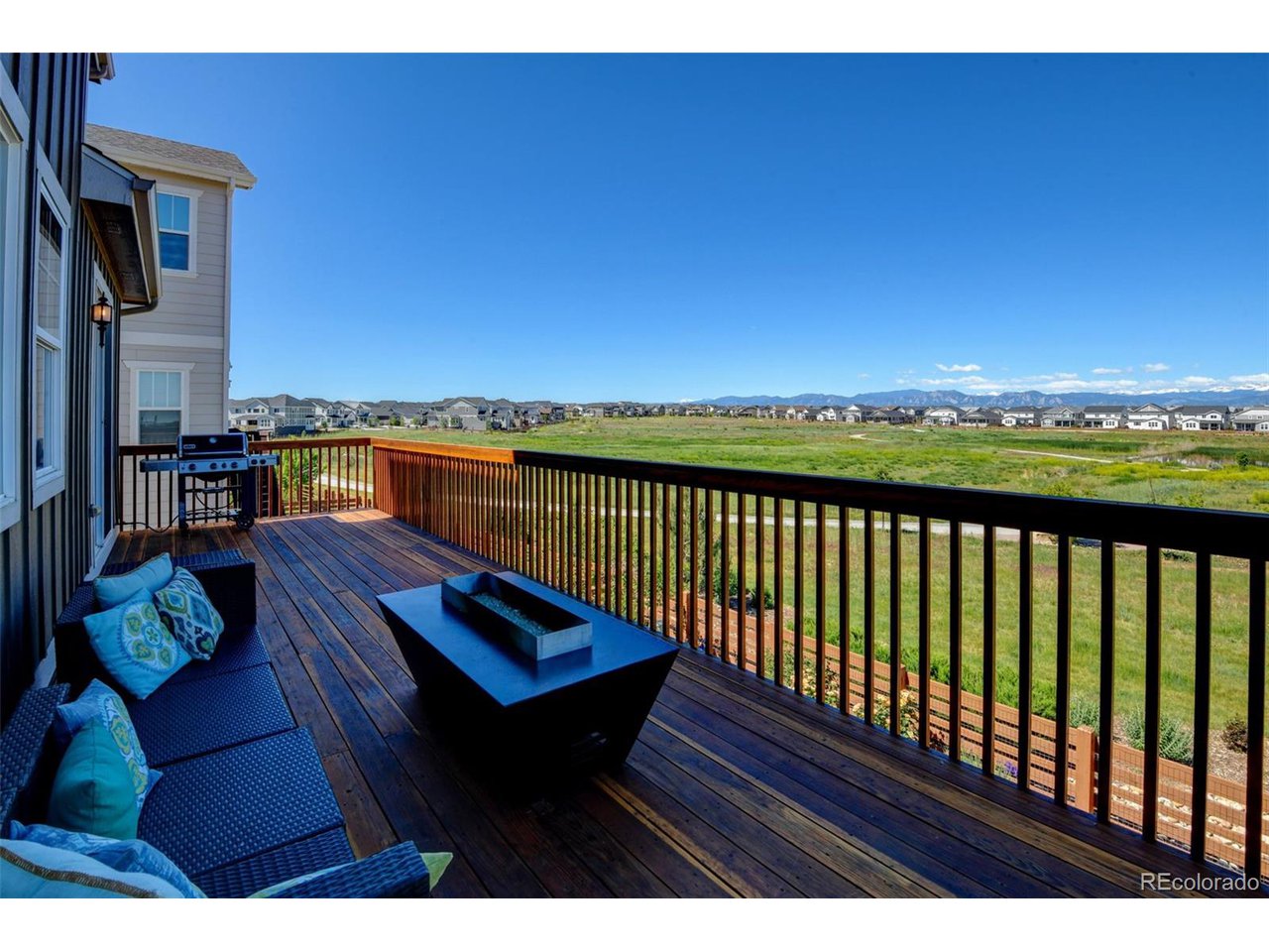 890 Flora View Dr