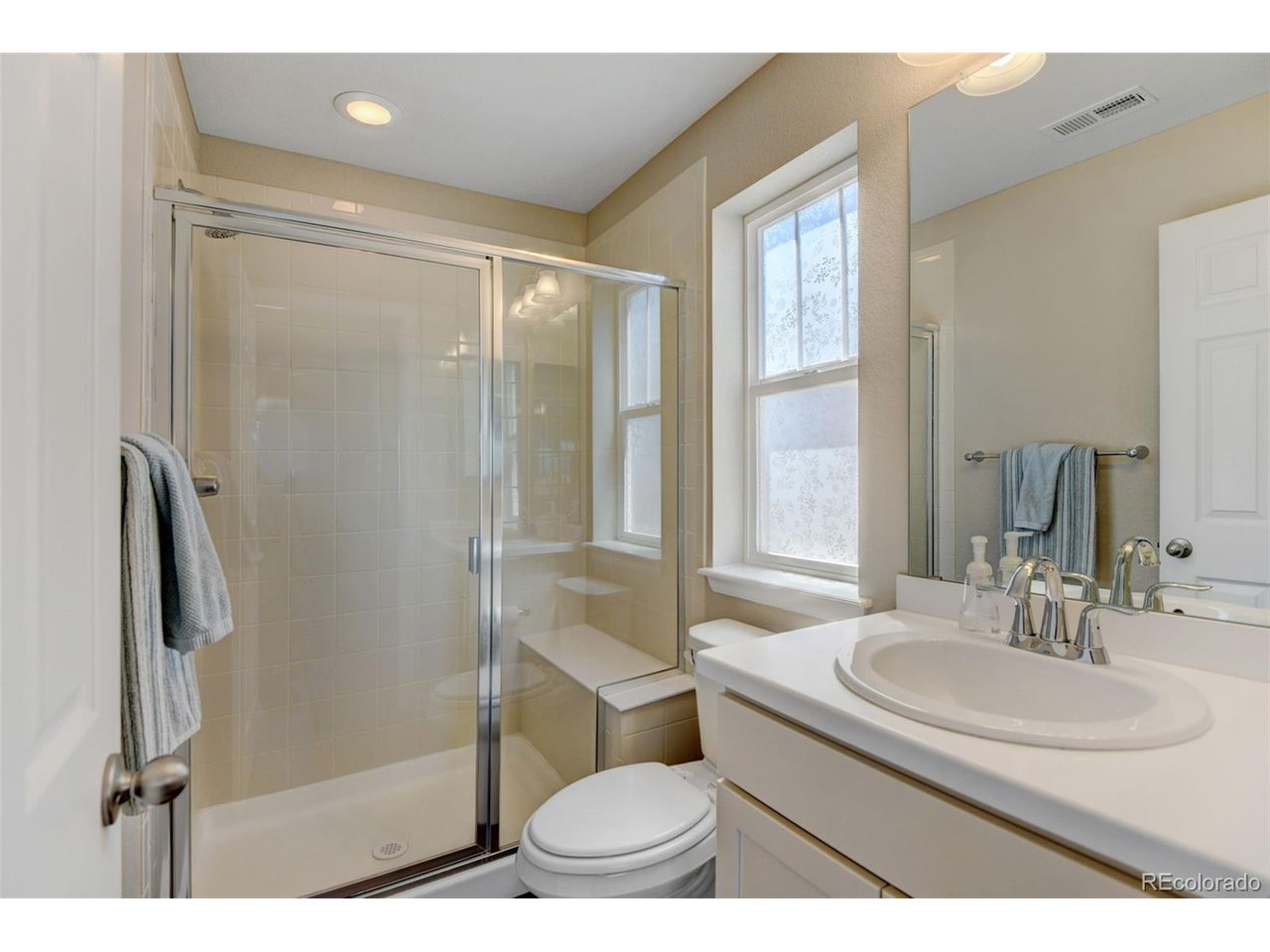 890 Flora View Dr
