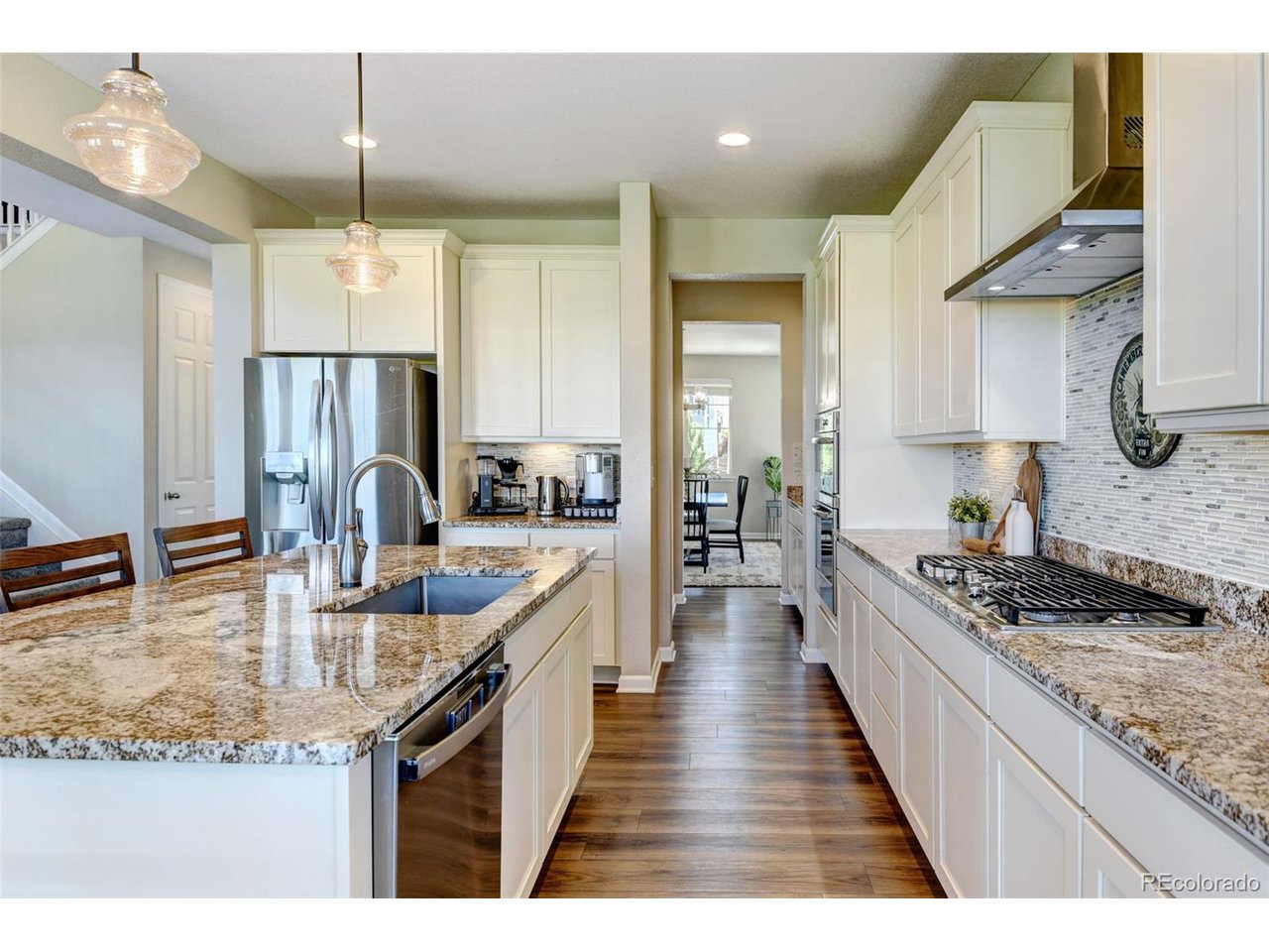 890 Flora View Dr