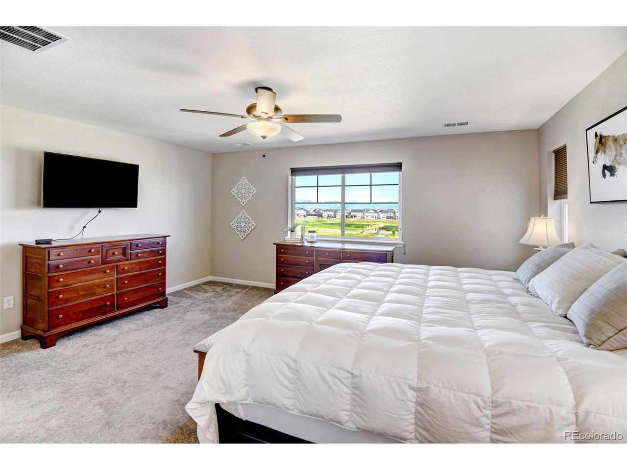 890 Flora View Dr