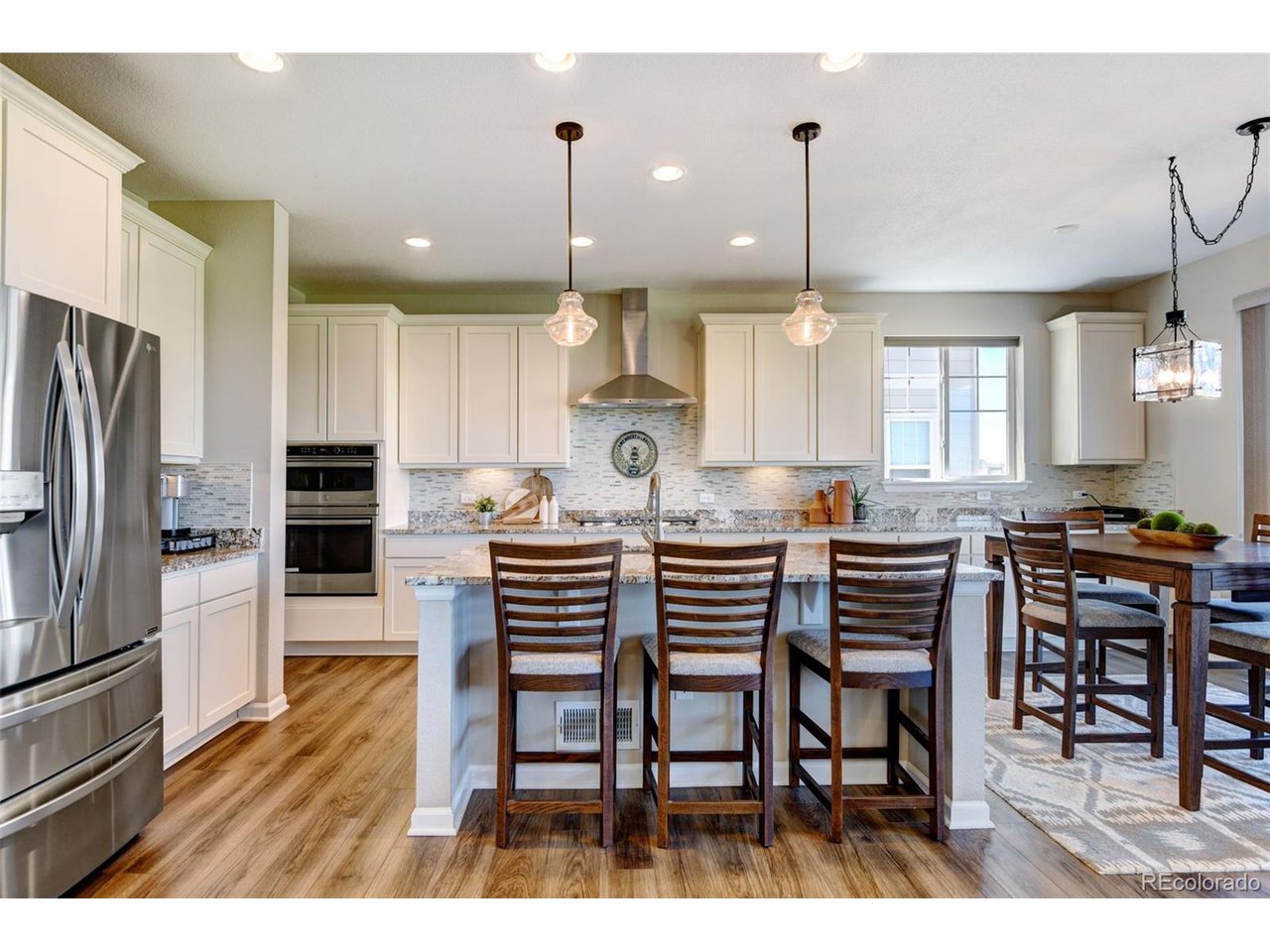 890 Flora View Dr