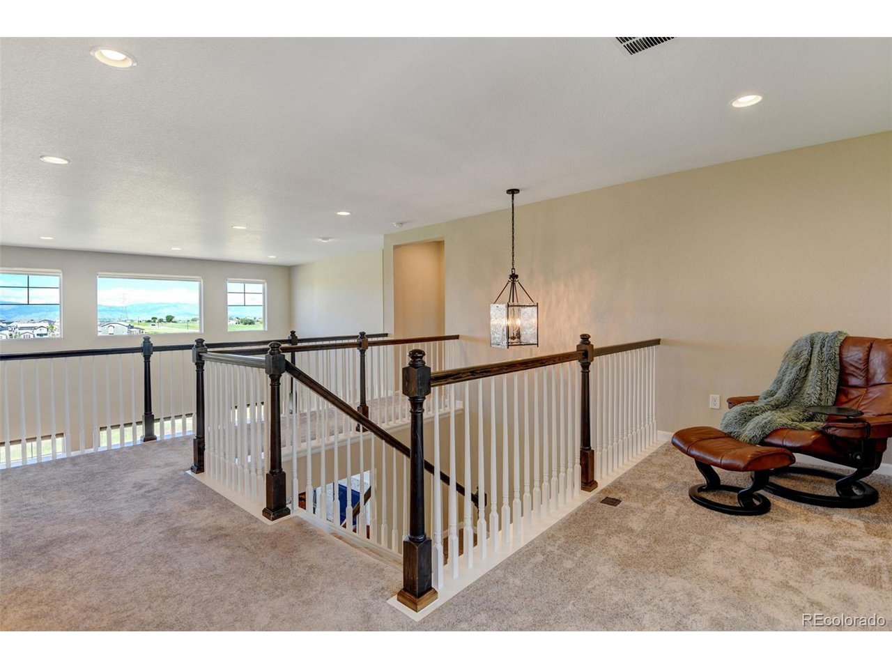 890 Flora View Dr
