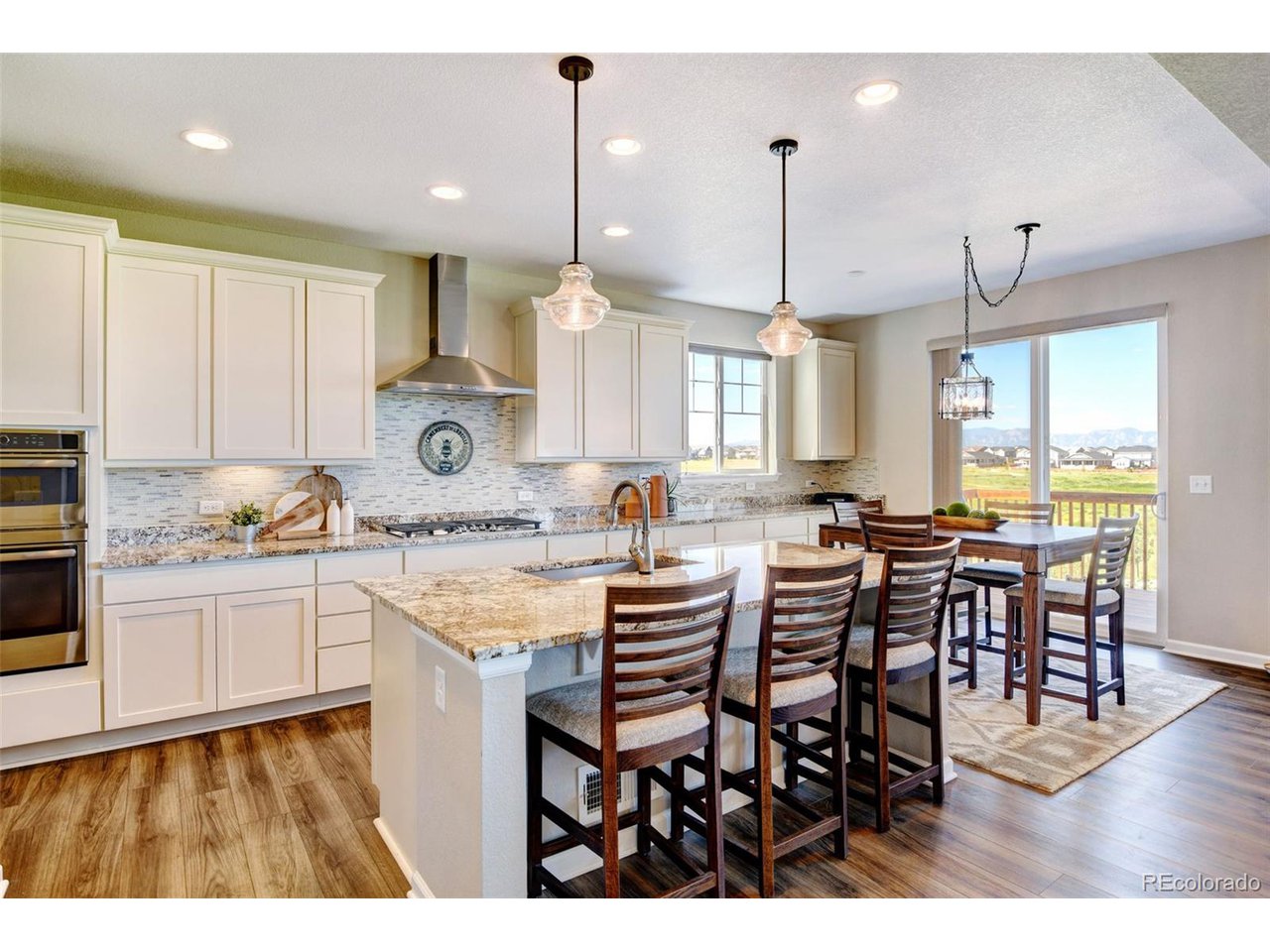 890 Flora View Dr