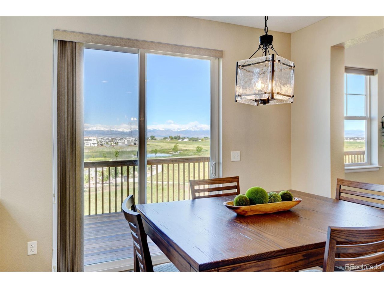 890 Flora View Dr