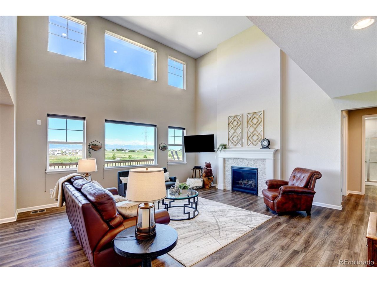 890 Flora View Dr