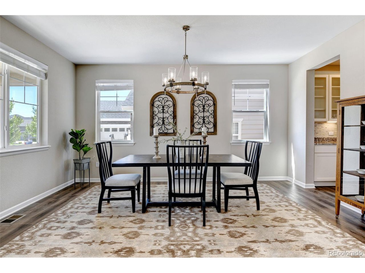 890 Flora View Dr