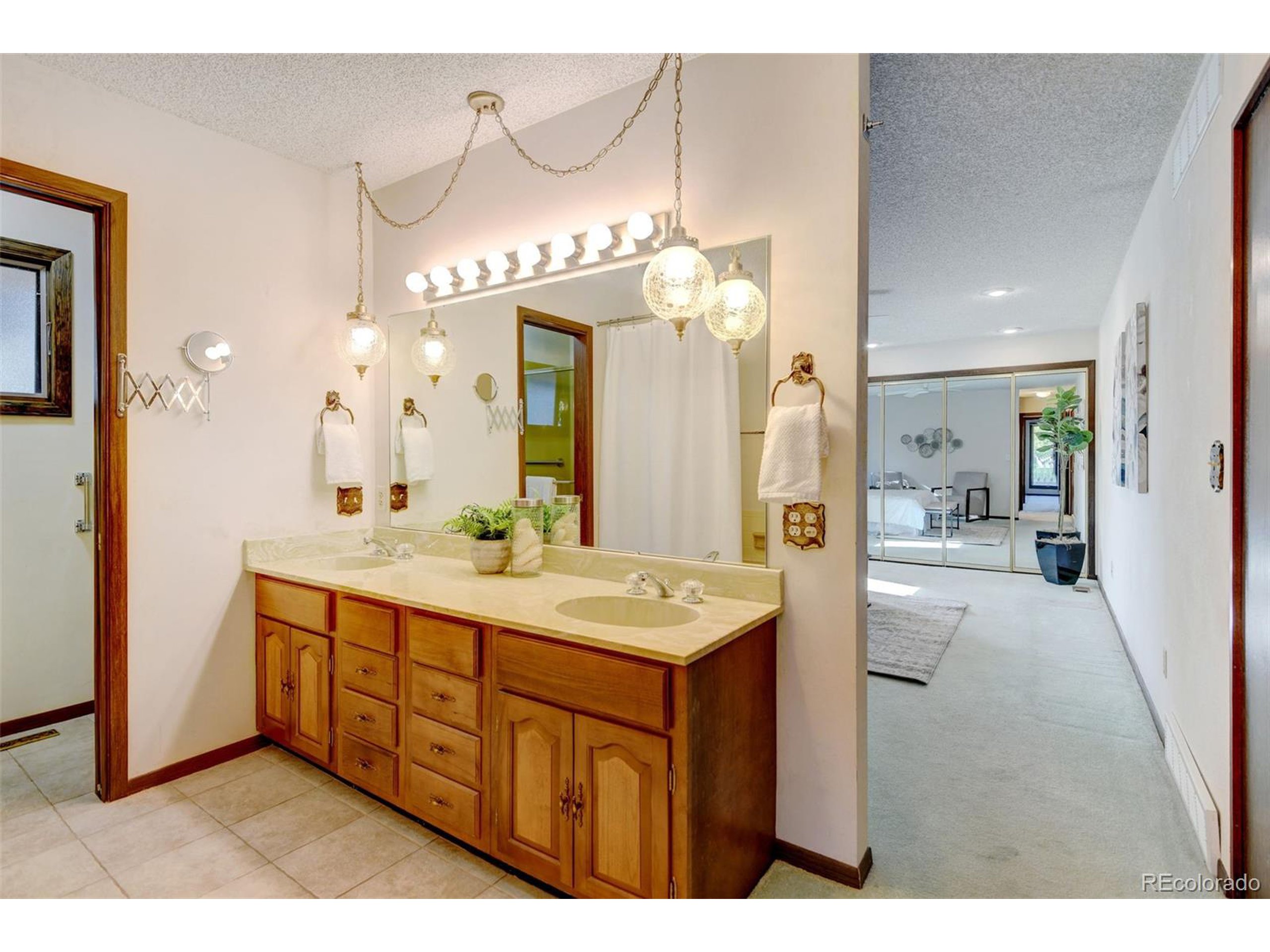 51 Scott Dr S