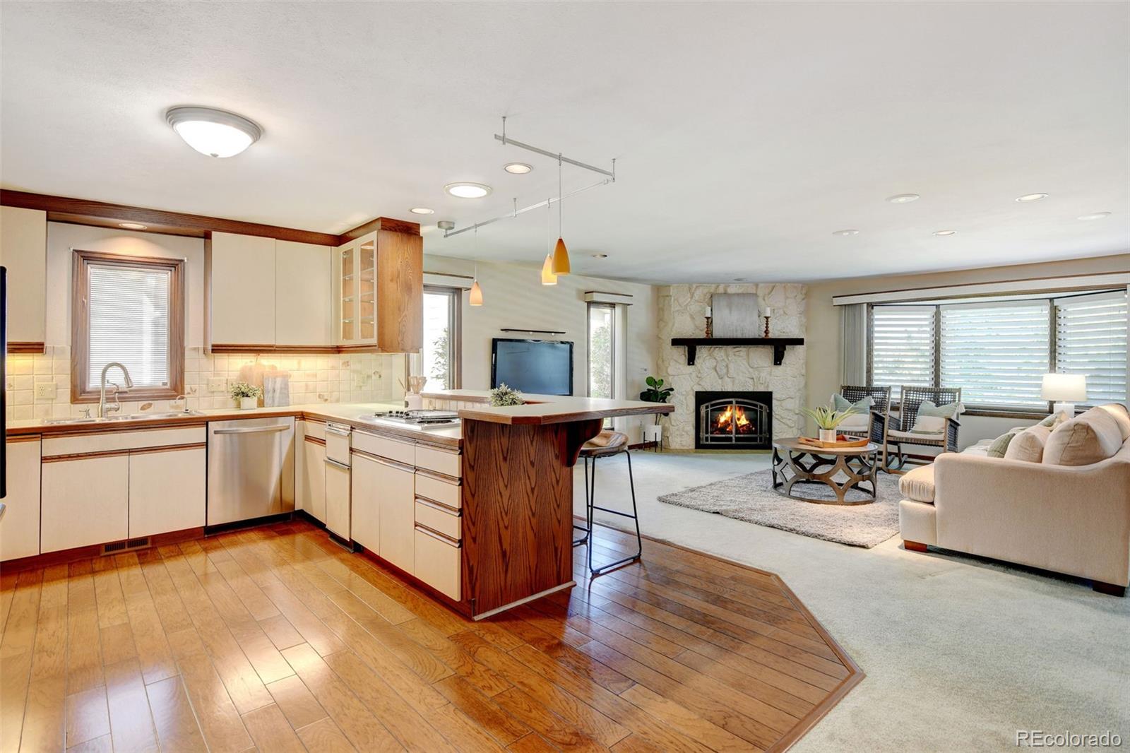 51 Scott Drive S
