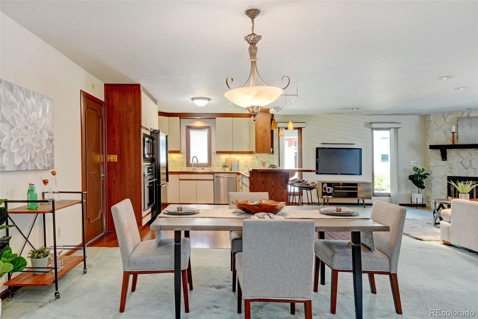 51 Scott Drive S