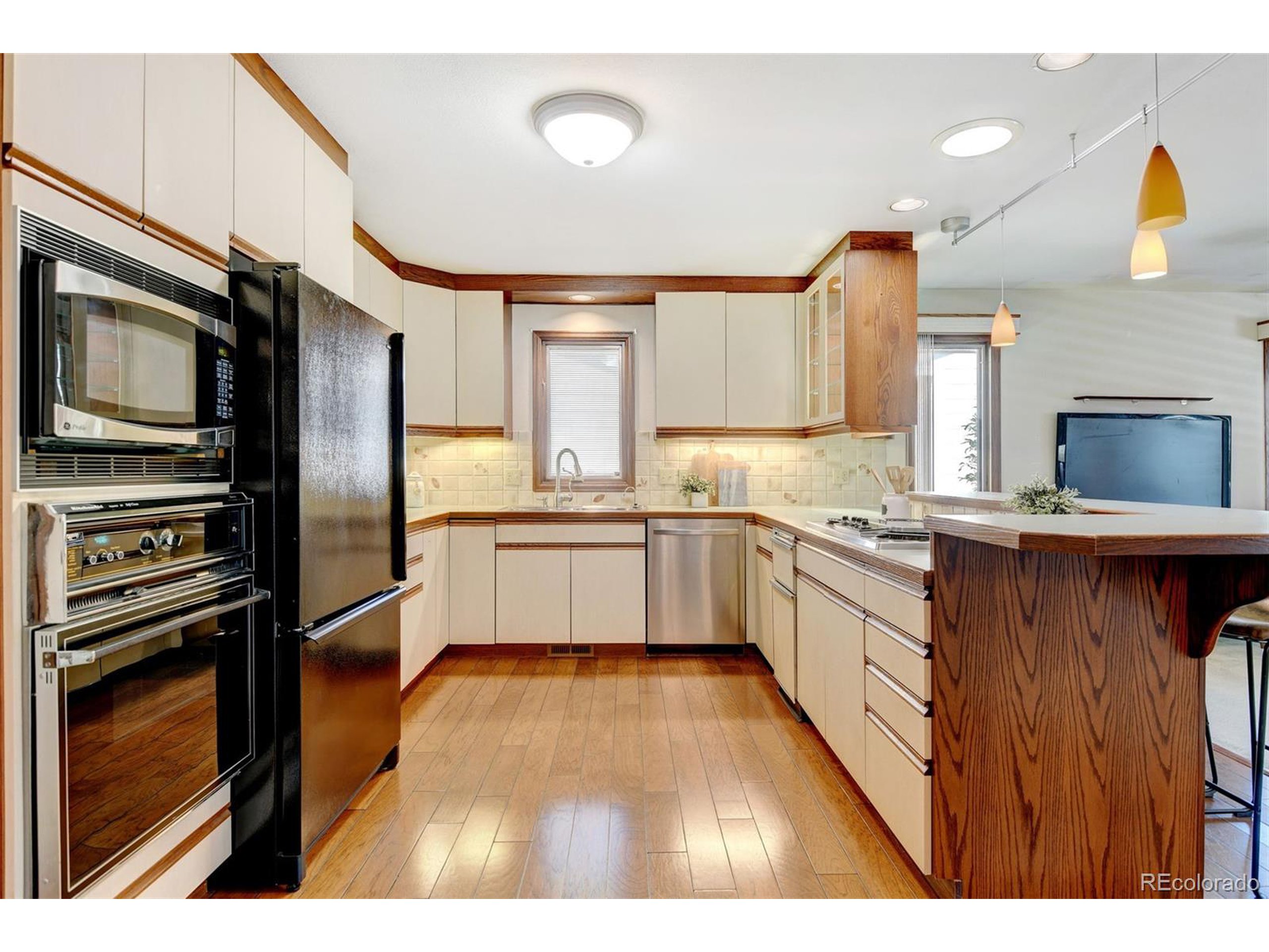 51 Scott Dr S