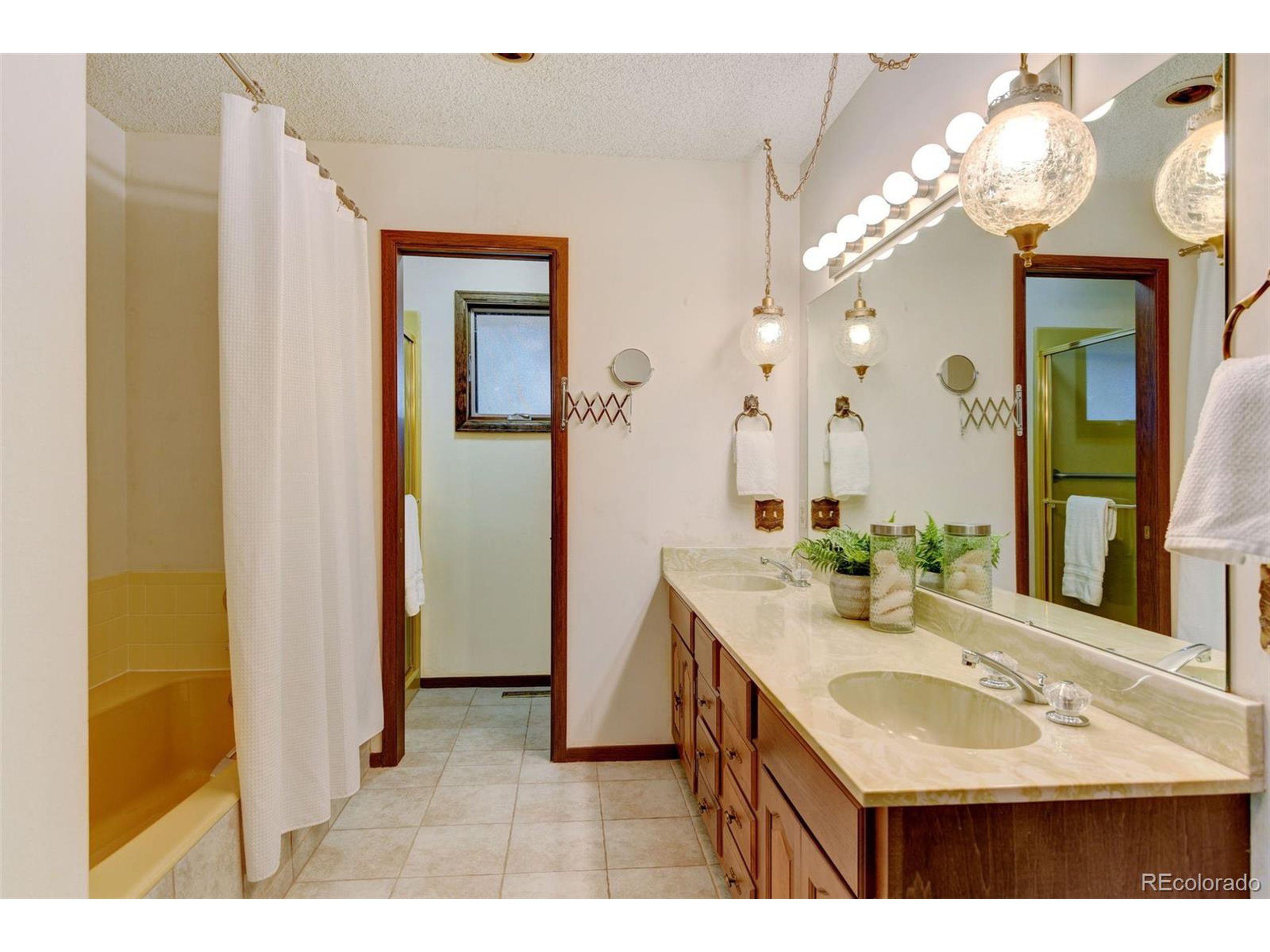 51 Scott Dr S