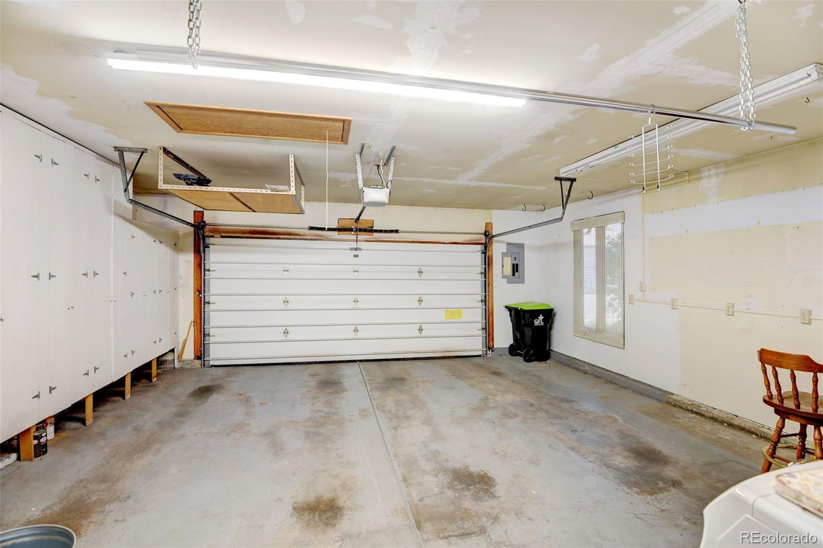 51 Scott Drive S