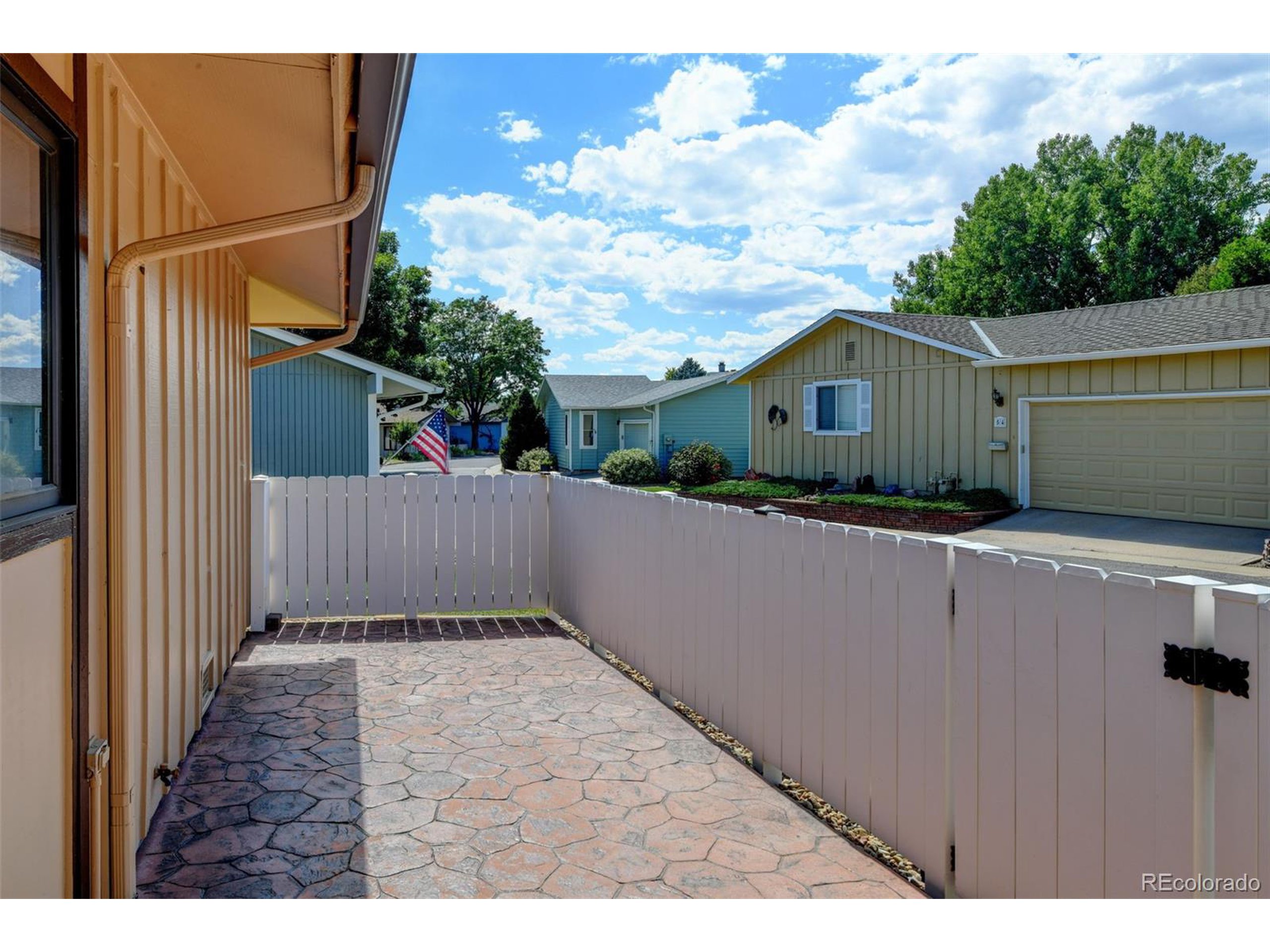 51 Scott Dr S
