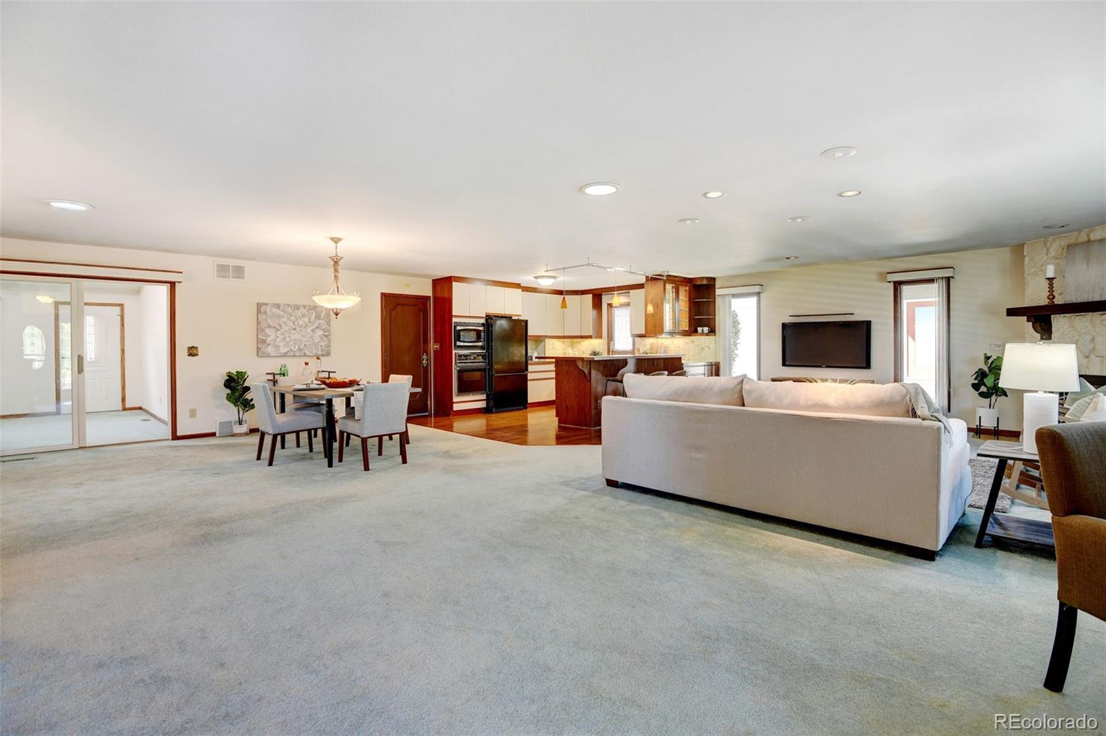 51 Scott Drive S
