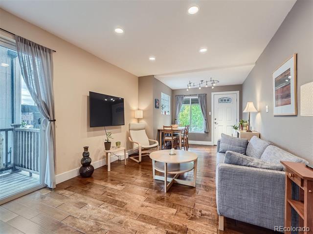 3922 Mariposa Street