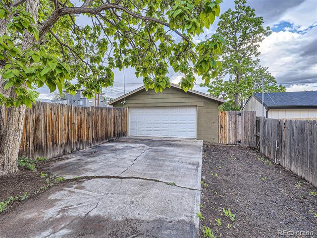 3922 Mariposa Street