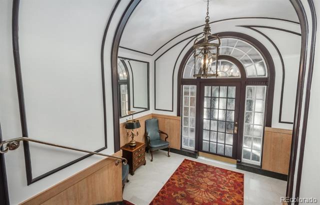 1515 E 9th Avenue Unit: 201