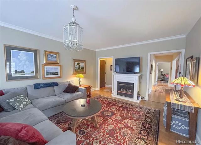 1515 E 9th Avenue Unit: 201