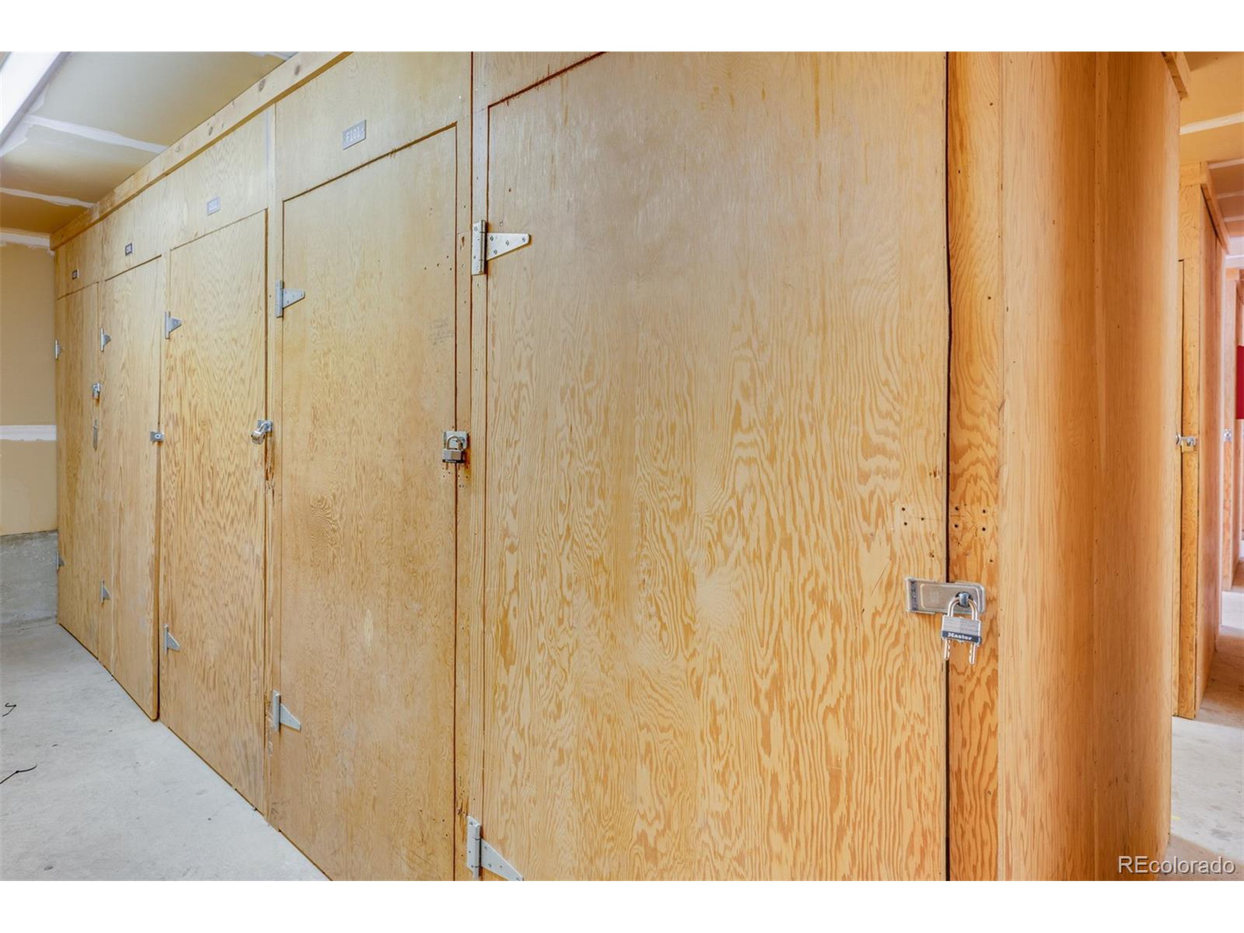 3141 S Tamarac Dr F301