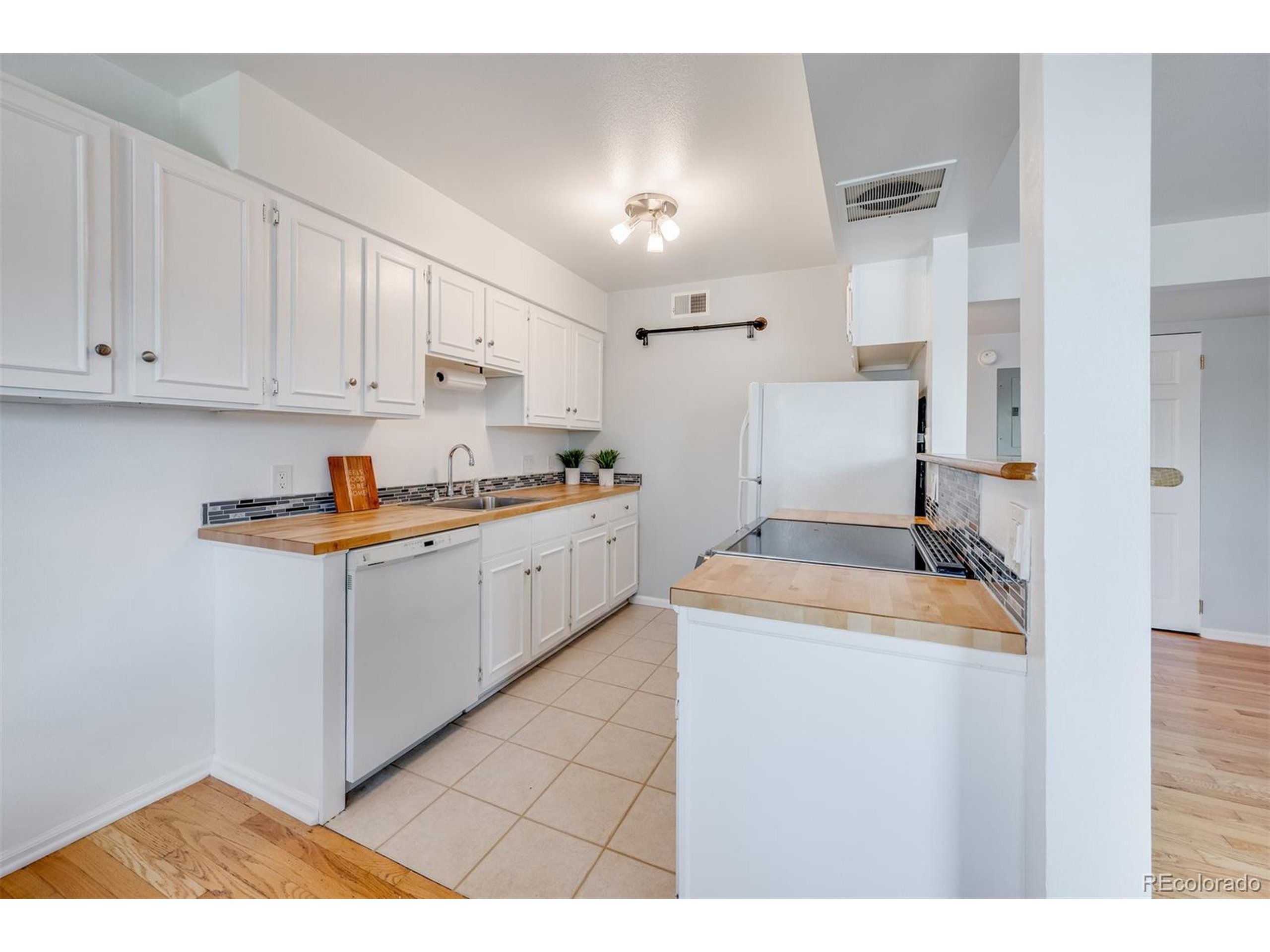 3141 S Tamarac Dr F301