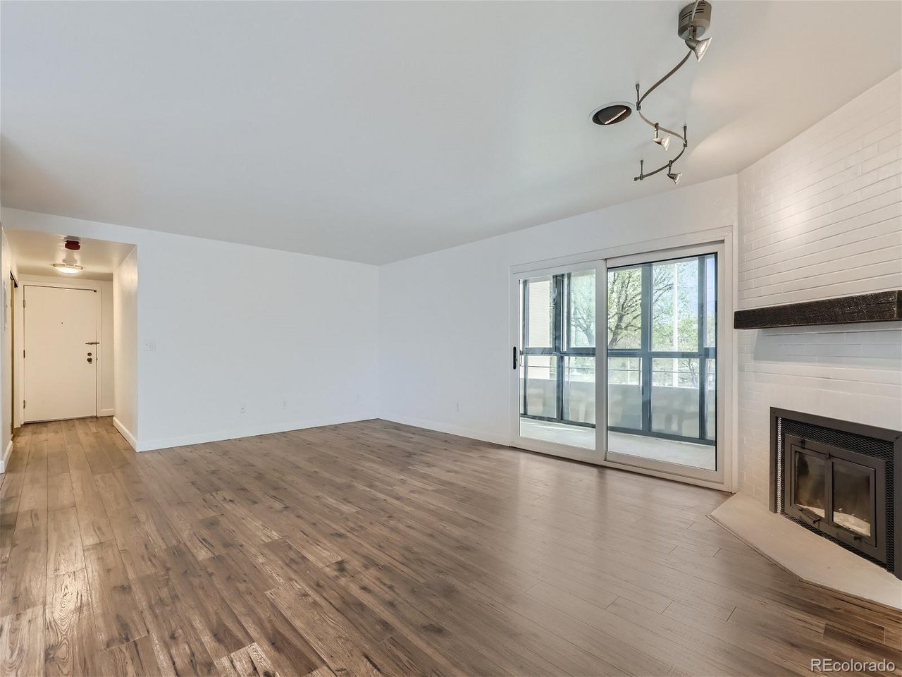 800 Pearl St 204