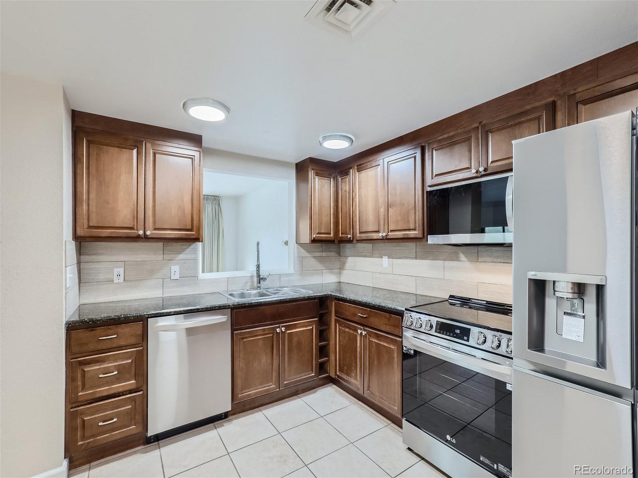 800 Pearl St 204
