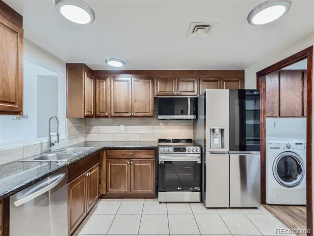 800 Pearl Street Unit: 204