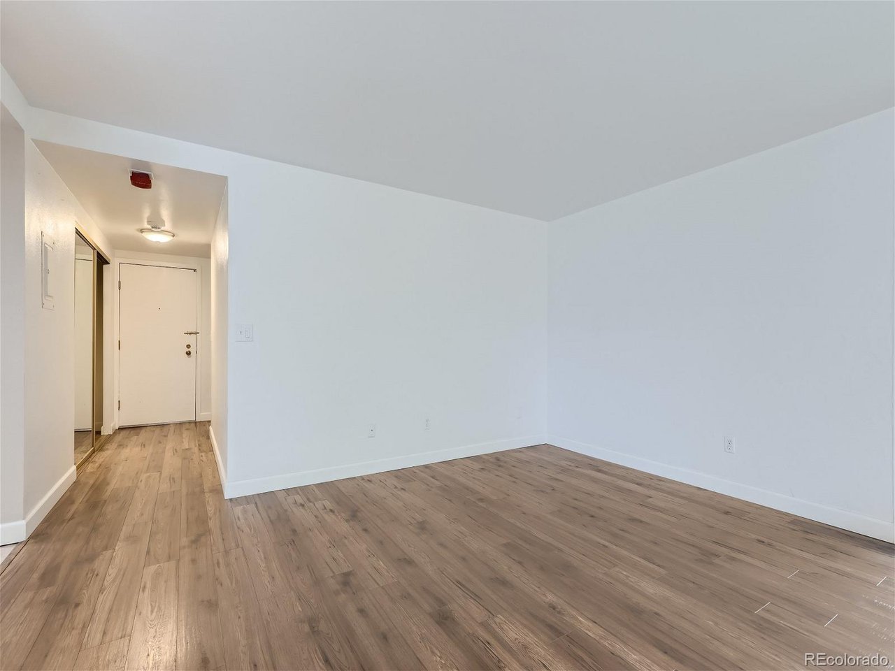 800 Pearl St 204