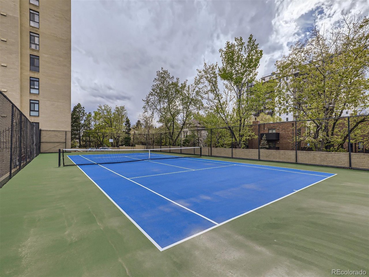 800 Pearl St 204