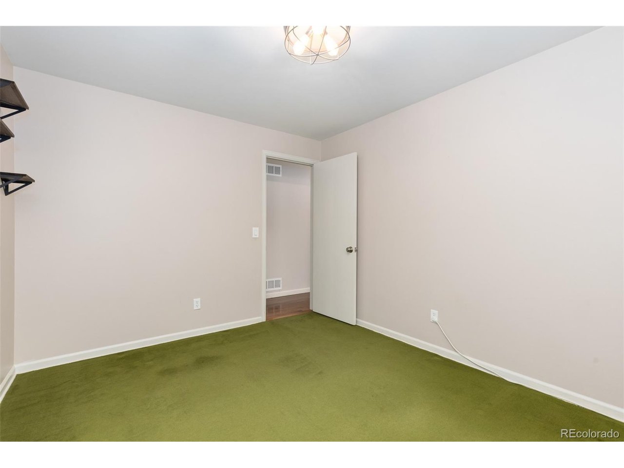 2622 S Brentwood Ct