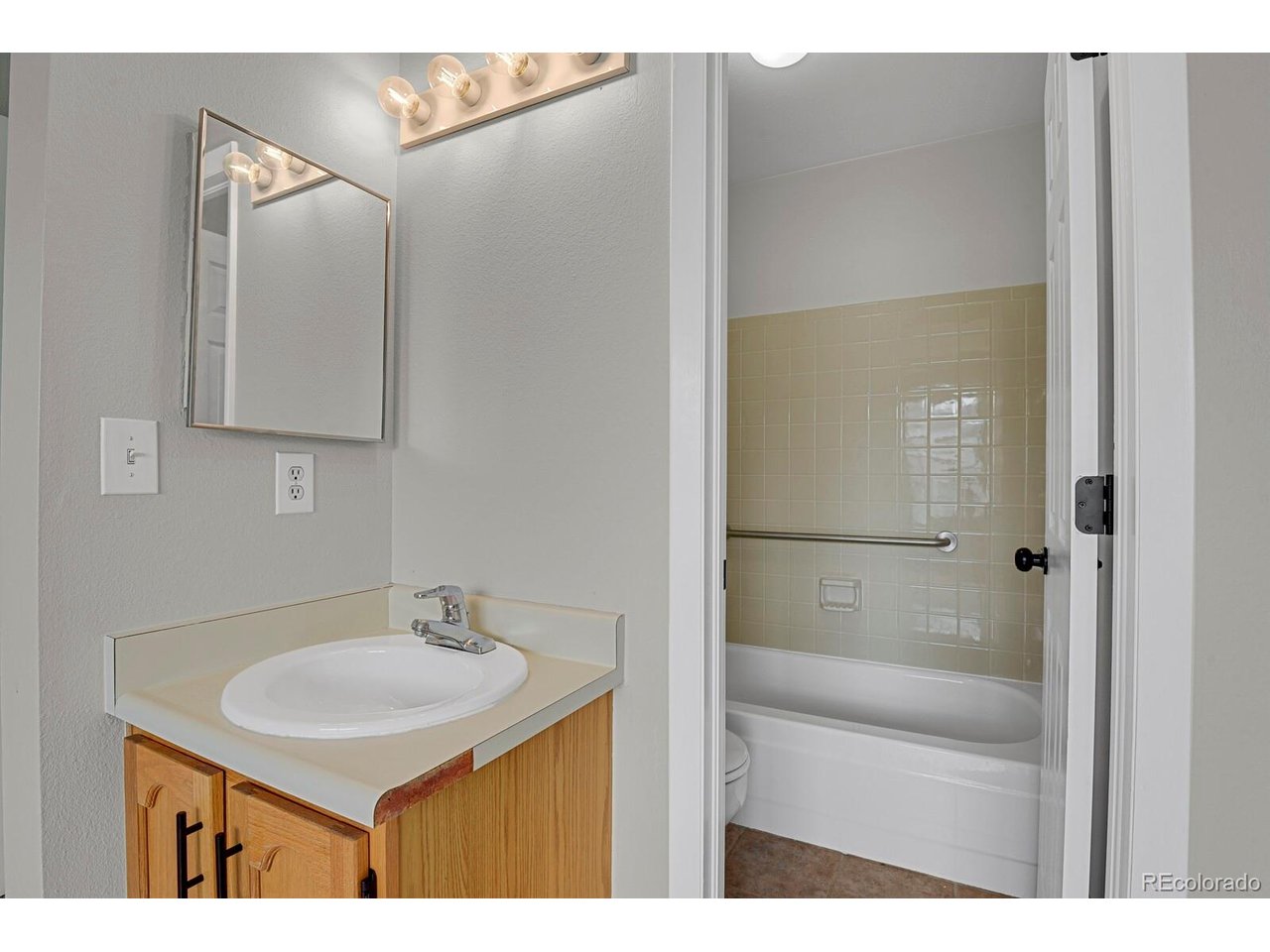 12332 Colorado Blvd 30