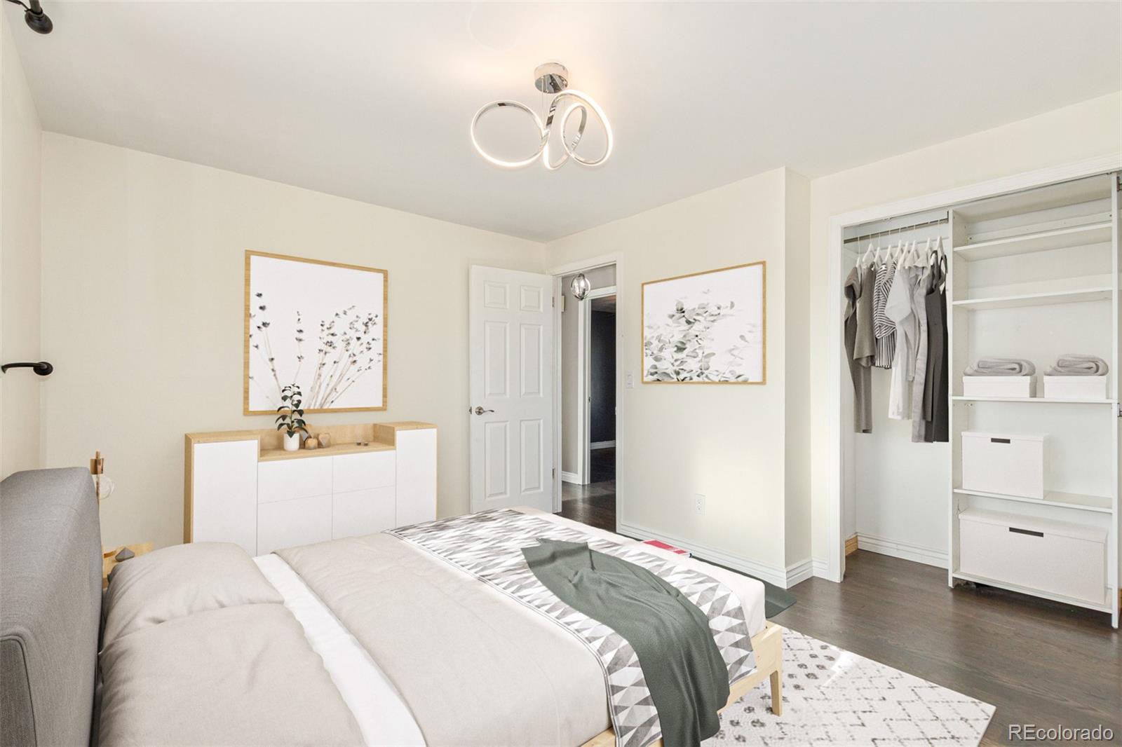 6844 W 76th Place