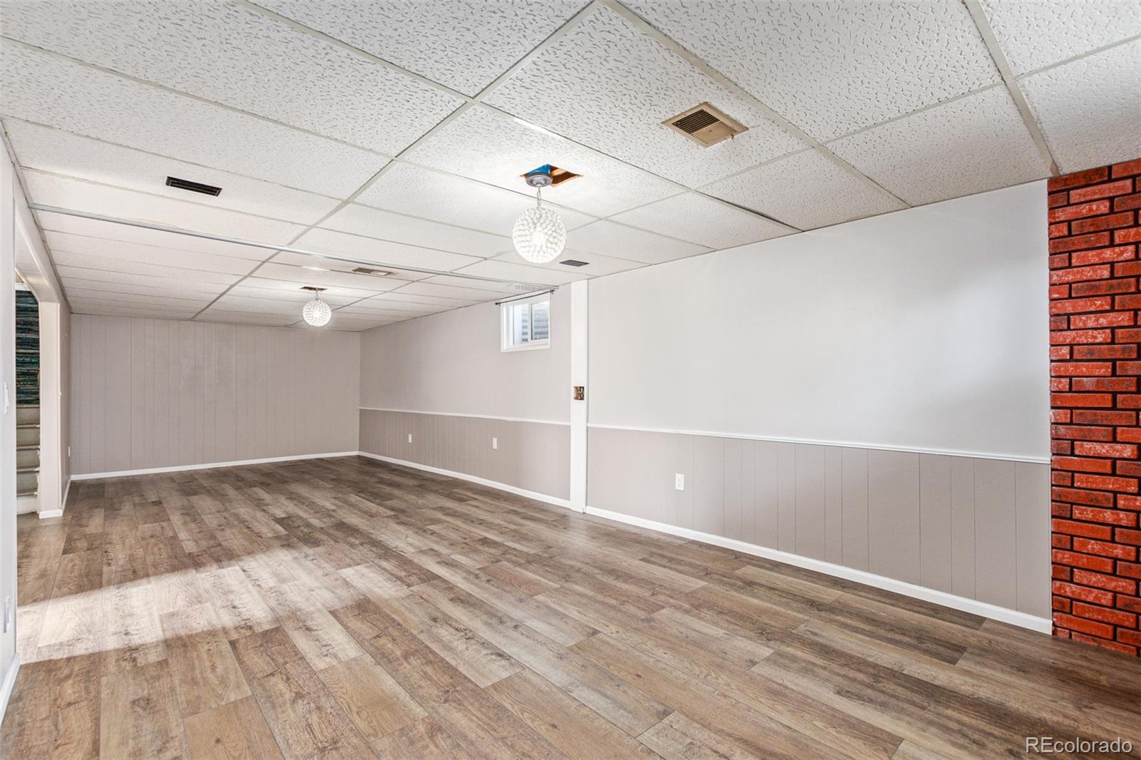 6844 W 76th Place