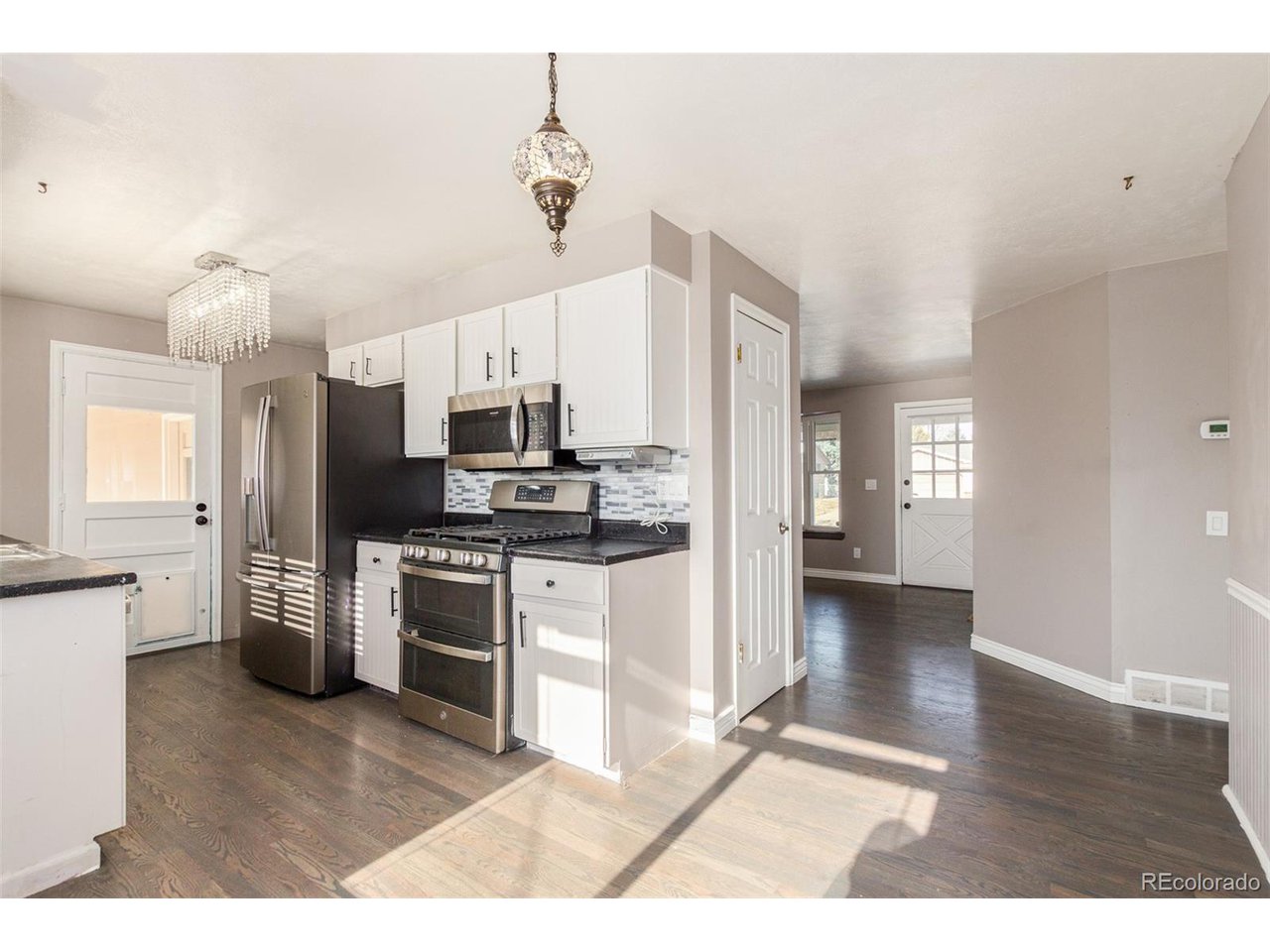6844 W 76th Pl