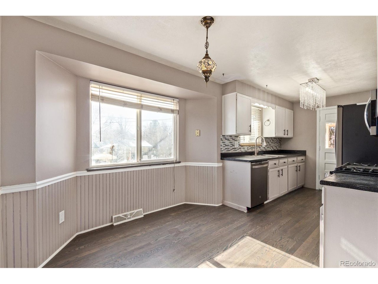 6844 W 76th Pl