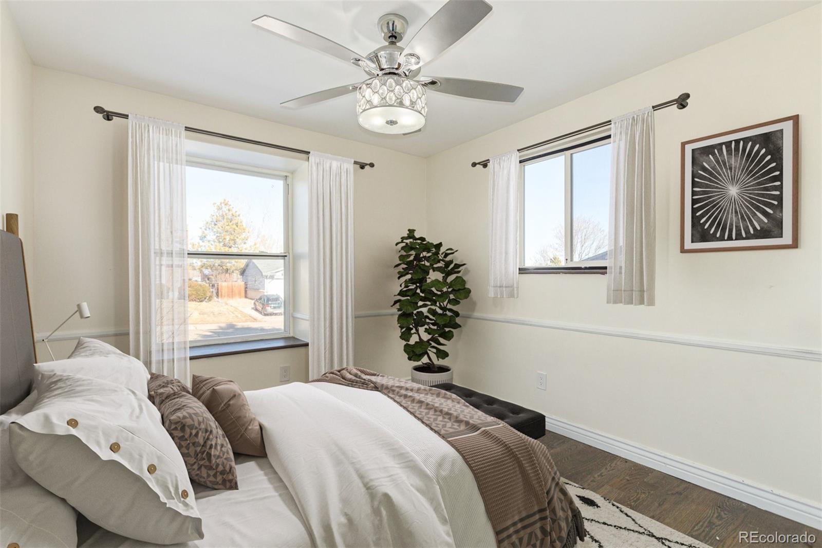 6844 W 76th Place