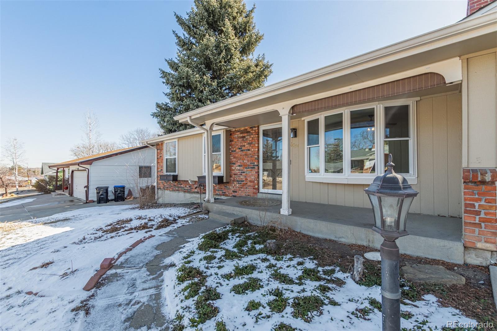 6844 W 76th Place