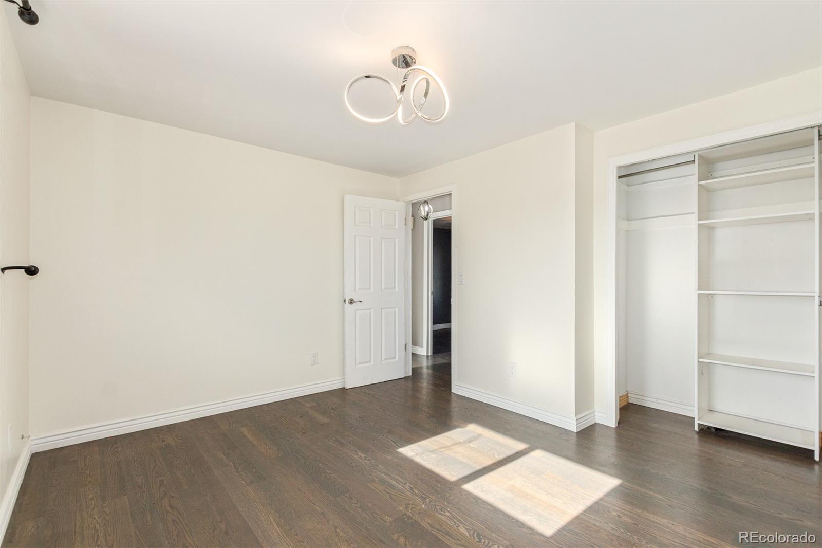 6844 W 76th Place