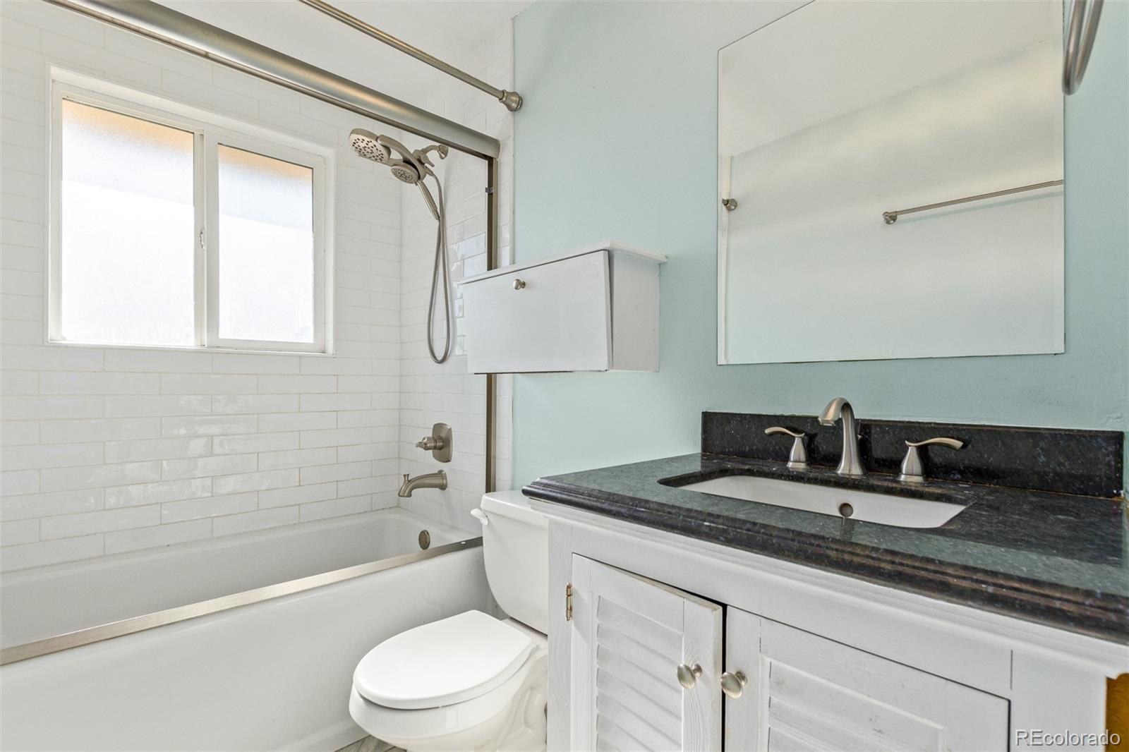 6844 W 76th Place