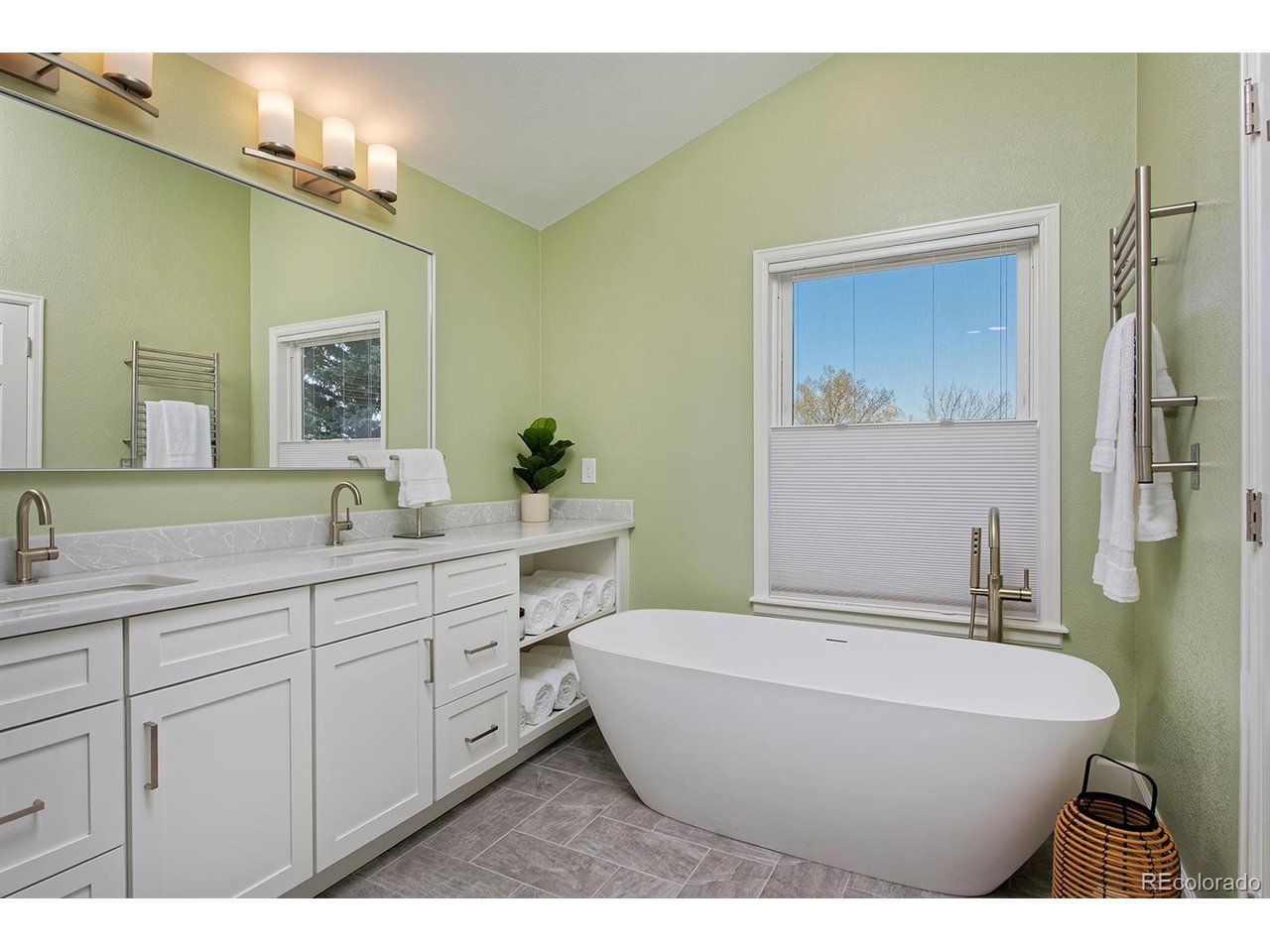 416 Eisenhower Dr