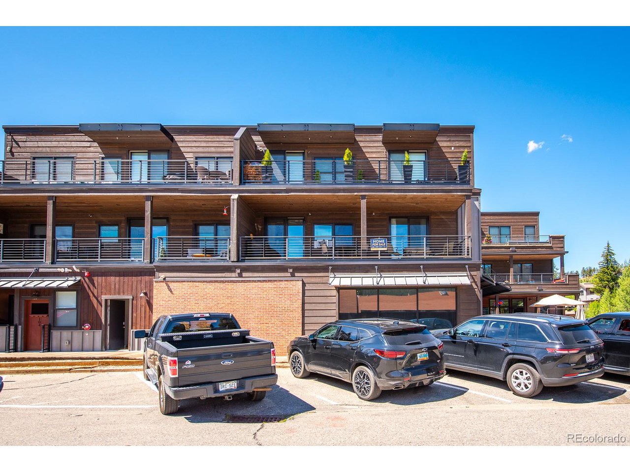 828 Grand Ave 203