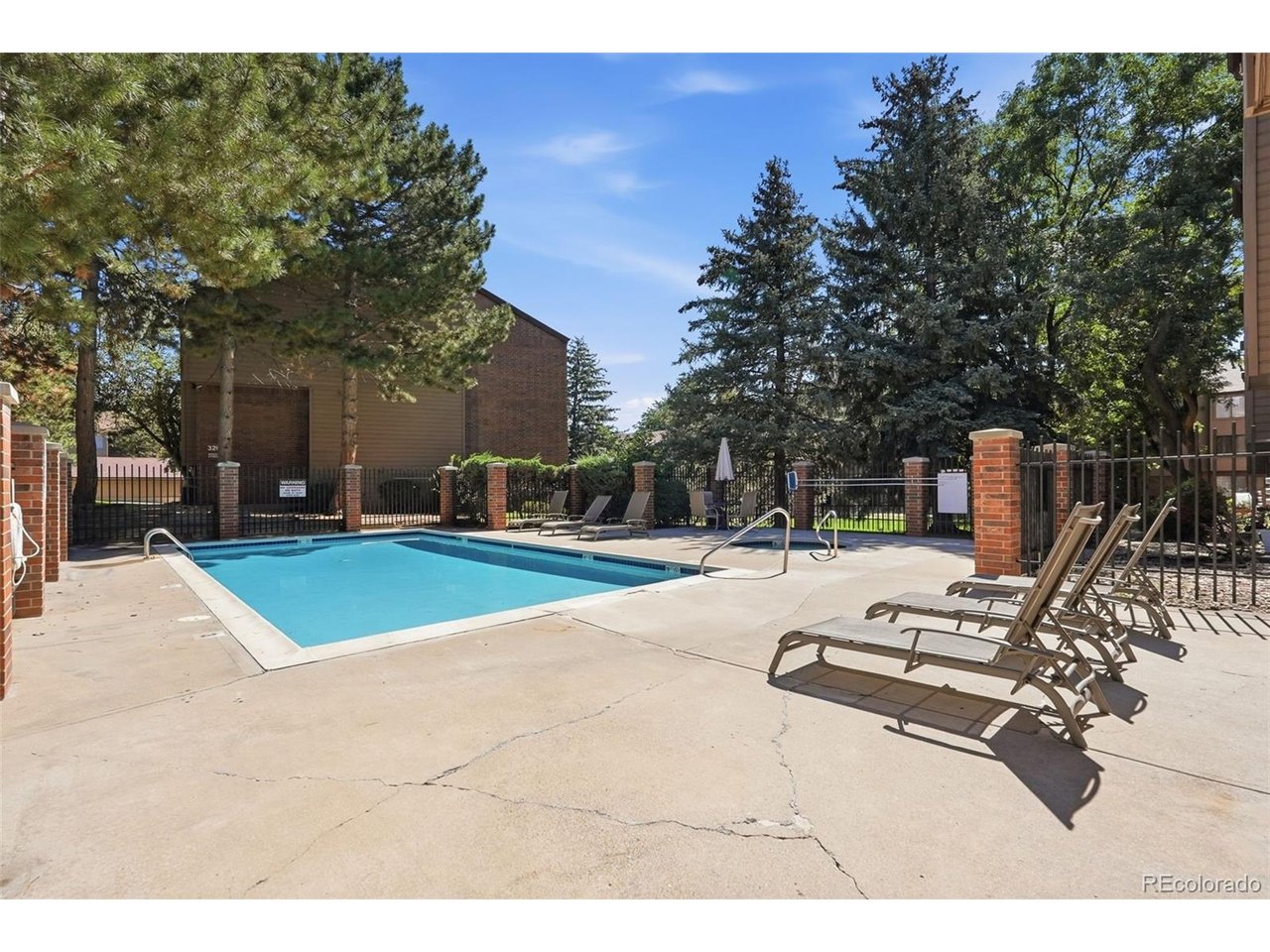 326 Wright St 326-101