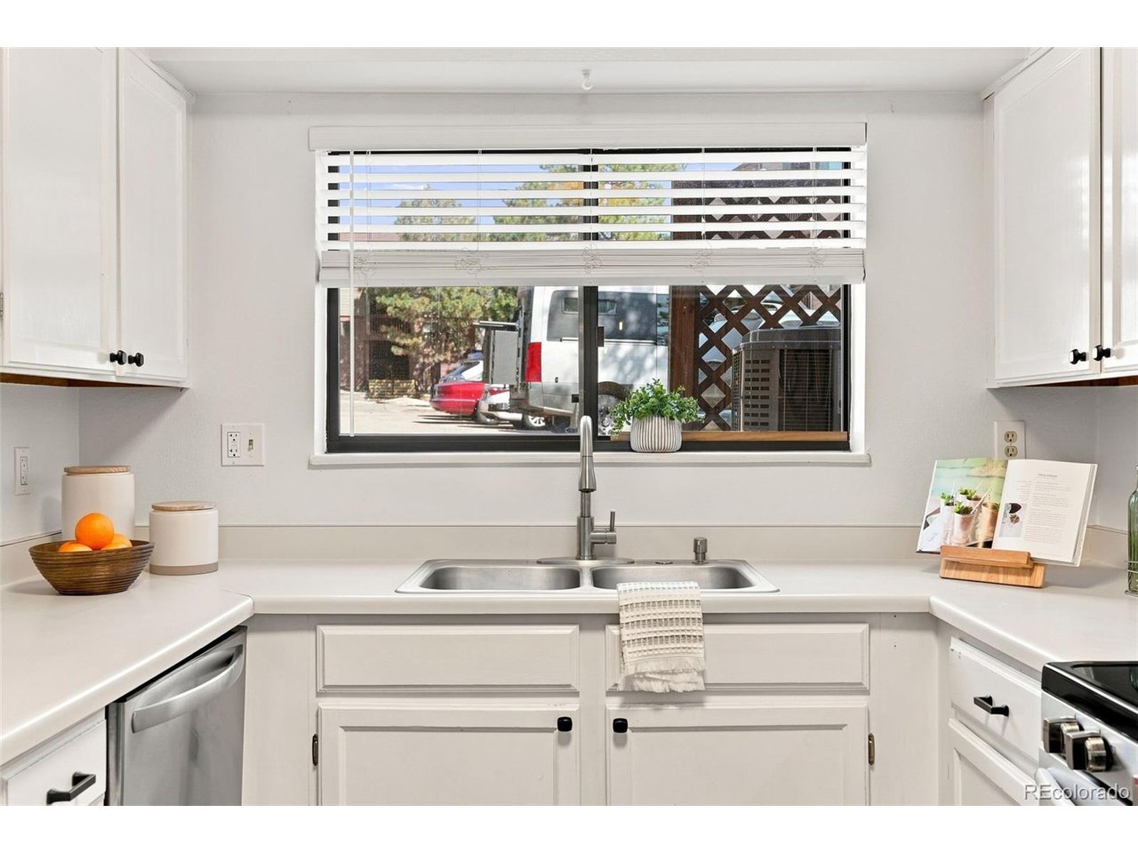 326 Wright St 326-101
