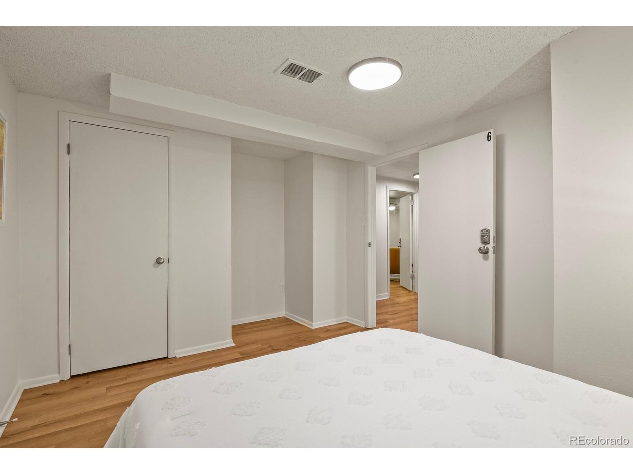 631 Skyline Ave