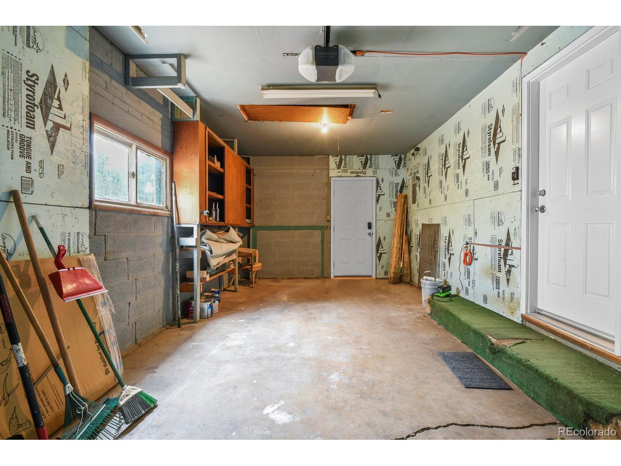 631 Skyline Ave