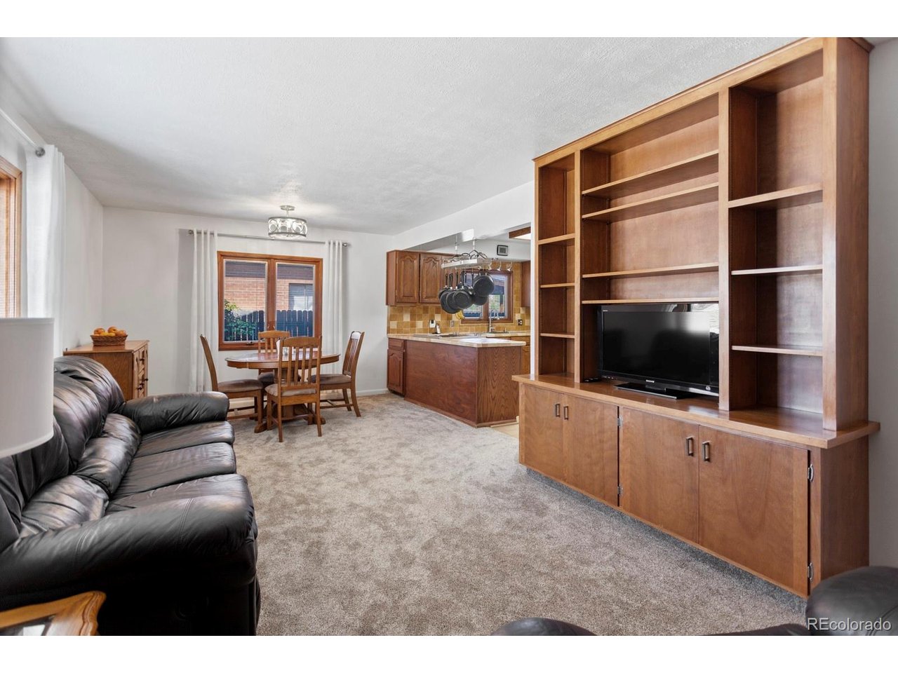241 E 105th Ave