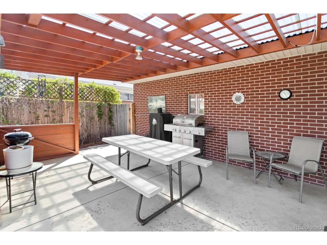 241 E 105th Ave