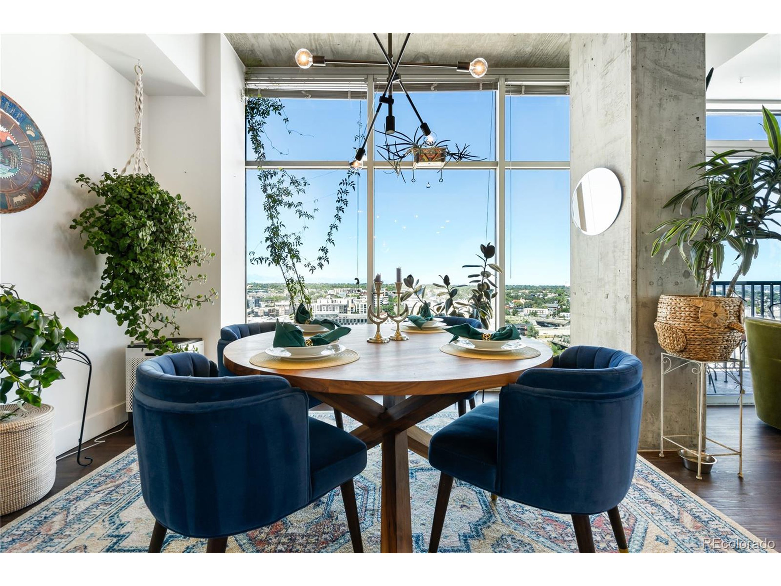 1700 Bassett St 1713