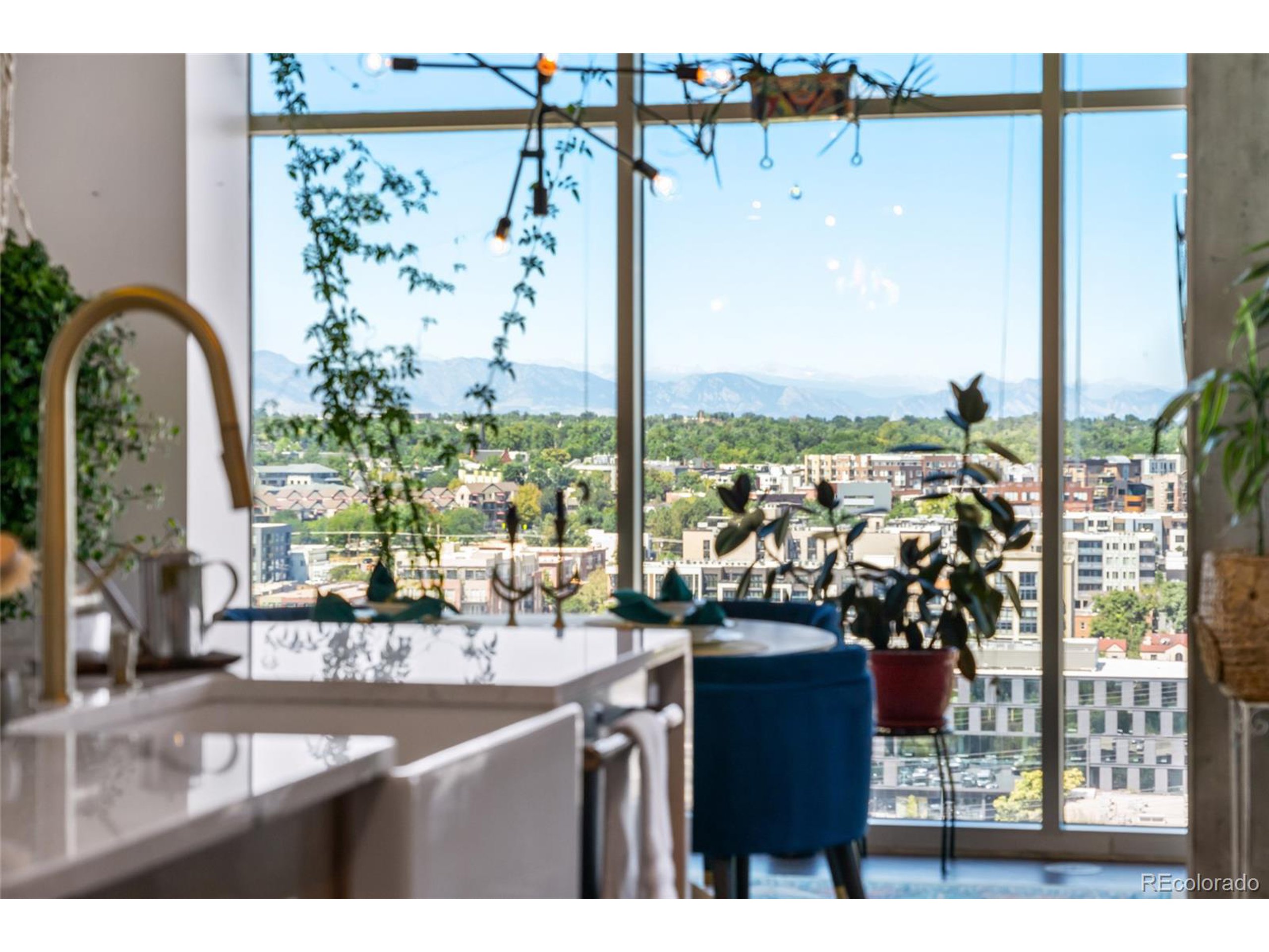 1700 Bassett St 1713