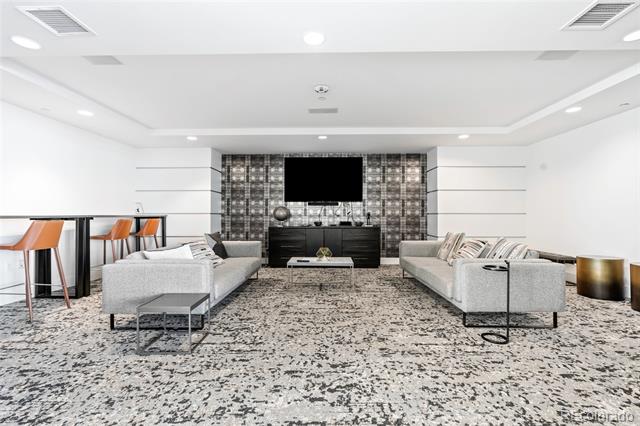 1700 Bassett Street Unit: 1713